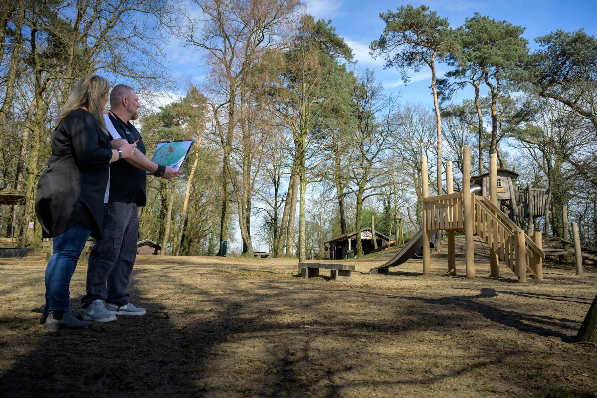 Maßgeschneiderte Spielplatzplanung und -gestaltung in Kamp-Lintfort auf Oberhäusers Erlebnisspielplatz.